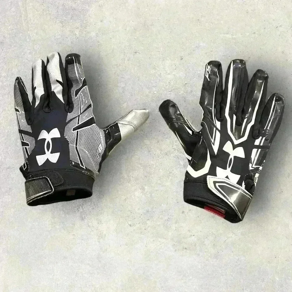 Underarmour‎ youth football gloves